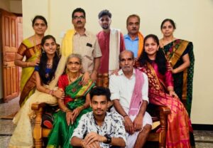 ಶ್ರೀಗುರು ಕರುಣೆಯೆಂಬುದು ಹೂವಿನ ಹಾದಿ – ಸುಮಂಗಲಾ ನಾರಾಯಣ ಹೆಗಡೆ ಕರ್ಕಿ