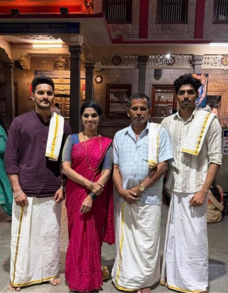 ‘ ಭಜನೆಯಿಂದ ಶ್ರೀಮಠಕ್ಕೆ ಹತ್ತಿರವಾದೆ ‘ – ಗೀತಾ ಎಂ. ಭಟ್ ಕೋಳಾರಿ